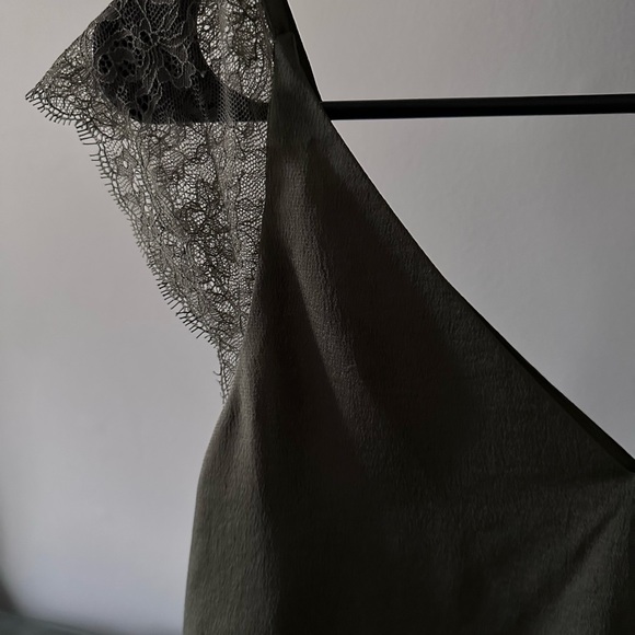 NWOT Express Top - Picture 2 of 2